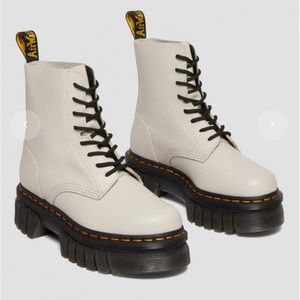 PLATFORM BOOTS Dr. Martens Women Audrick Nappa Leather Platform Ankle Boots